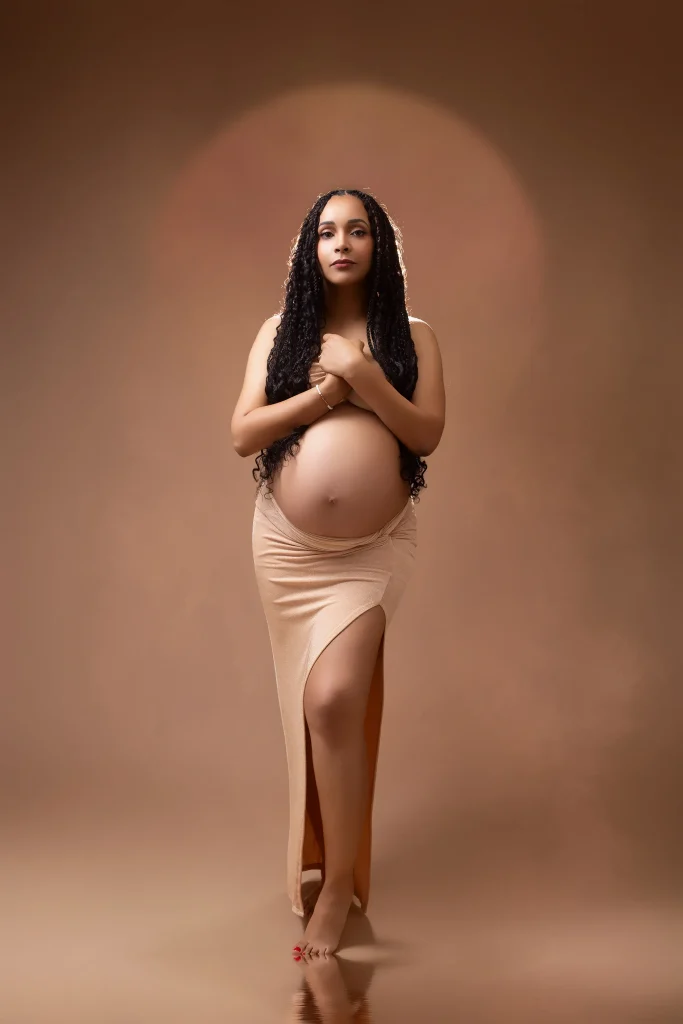 Photographe shootiing grossesse studio à Bordeaux