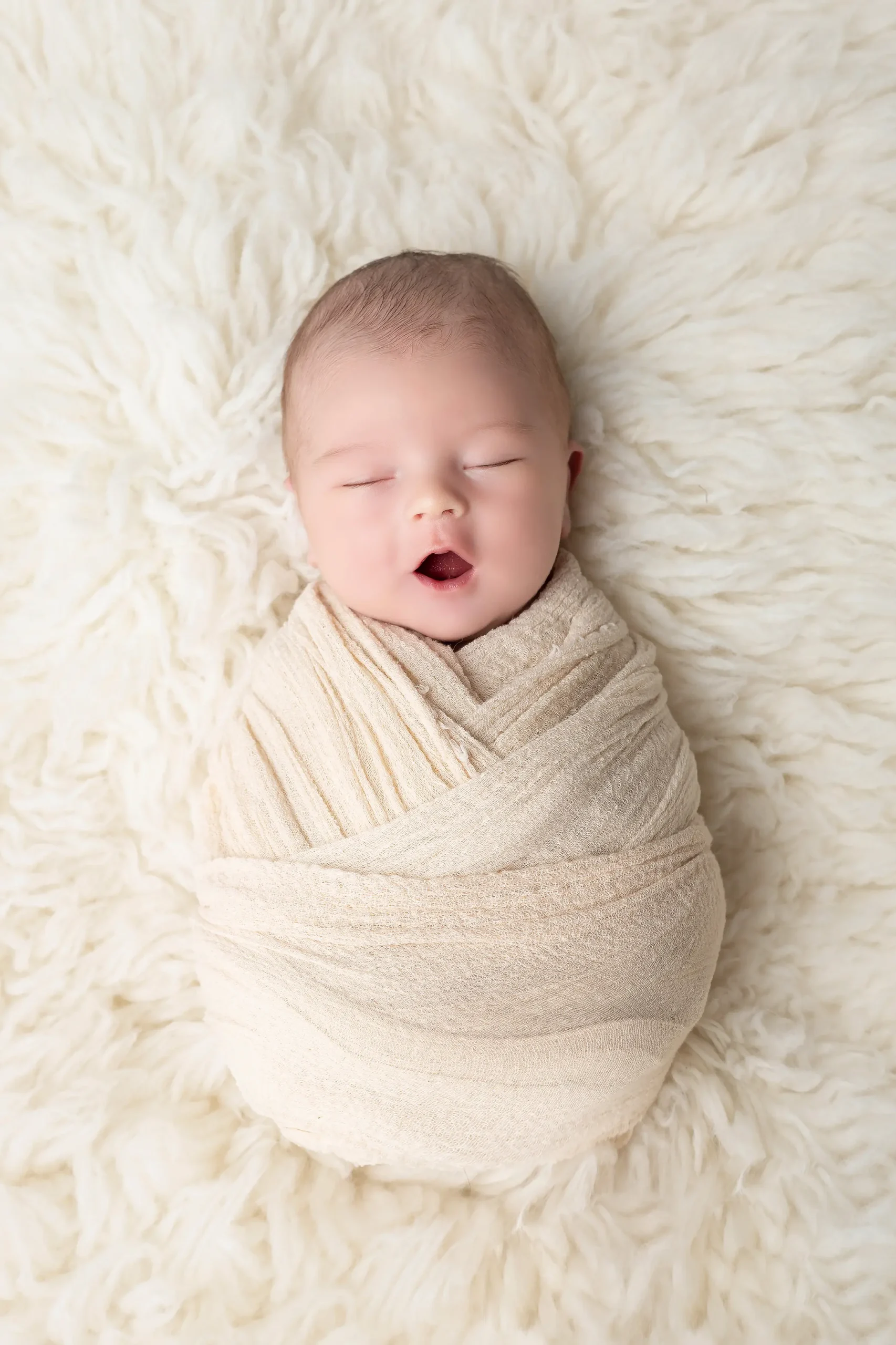photographe shooting naissance en studio à Bordeaux